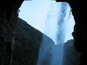 Cueva y Cascada del Ayal